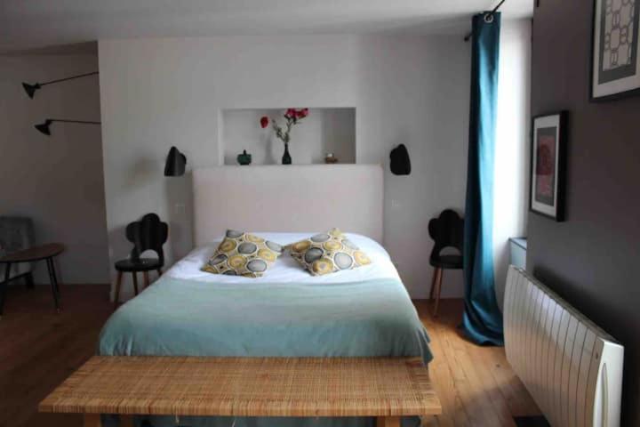 La Tour Gregoire Bed and Breakfast Clermont-Ferrand Eksteriør billede